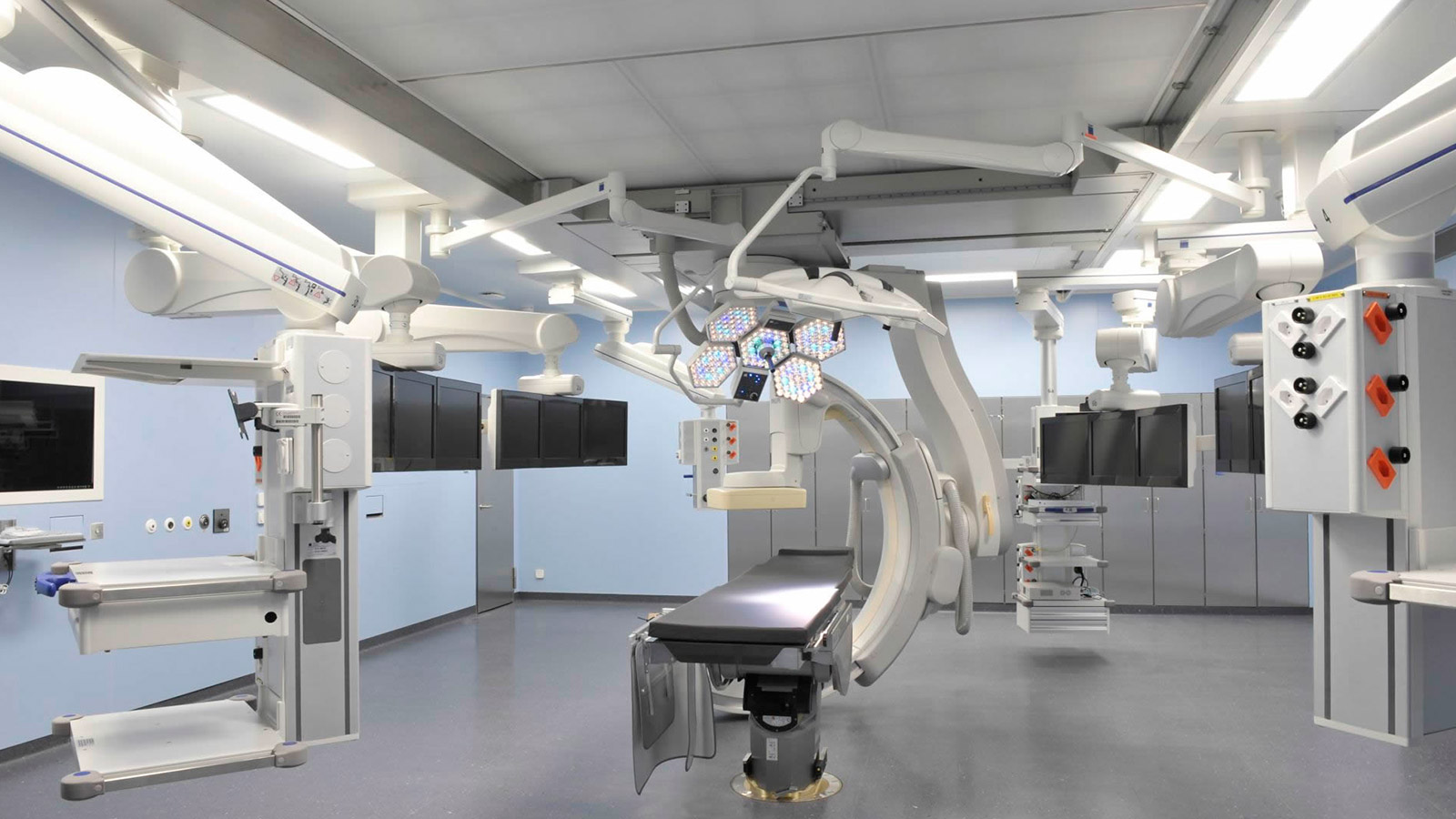 Photo of the angiography unit in the operating room